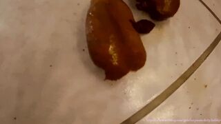 LucyScat - Tasting my Shit and playing with it
