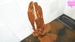 Kitty Skatt - I painted the wall with diarrhea!