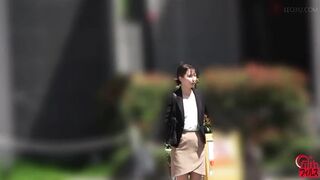 FF-510 01 An office lady having a secret poop at the workplace