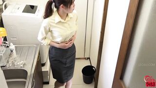 FF-510 04 An office lady having a secret poop at the workplace