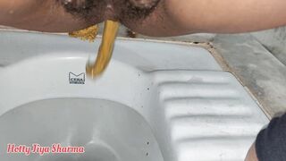 hottyjiyasharma - Indian Poop in Indian outdoor toilet