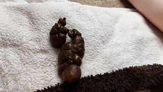 PooGirlSofia - Mom’s Stinky Poo