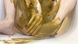p00girl - fisting, smearing, skating and taking a shitty bath