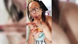 UniQueen21 - Uni”Ella twerkin