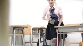 DLEE-736 05 Twisting lower bodies and spreading urine stains. Schoolgirls wetting school’s swimsuits