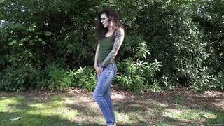 Ramona Vixen - Ramona Wets Her Jeans