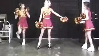 CHEERLEADERS PISS
