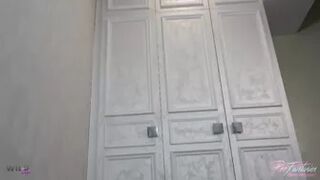 Wildeva - Pee the luxury hotel room 5 - closet