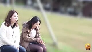 DLEE-676 03 Girls walking around outdoor leisure facilities and peeng on Japanese style toilet