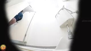 DLEE-689 02 Hidden footage: her pee drips before she sits down on the toilet. VOL. 2