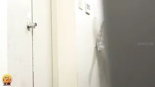 DLEE-679 03 Japanese style toilet voyeur: female urine laser beams striking inside the toilet tank. VOL. 7
