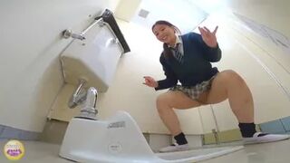 DLSL-566 03 Schoolgirls secret abnormal “pleasure” moments during school life. Urination endurance until very end