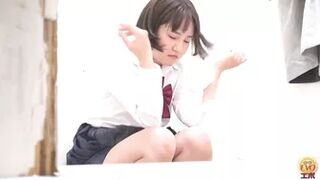 DLEE-657 03 Public toilet panty shift failure!? Various girls run to the toilet and peeing standing up