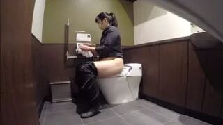 28105932 A total of 13 people have appeared! High image quality. [Assault! Women's restroom next door ⑱]