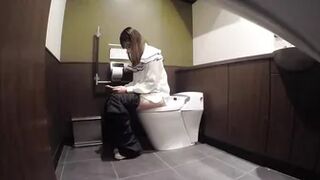 28105932 A total of 13 people have appeared! High image quality. [Assault! Women's restroom next door ⑱]