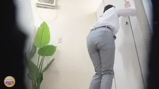 DLSL-447 02 Insidious bullying of the office ladies. Wetting in front of blocked toilet door. VOL. 2