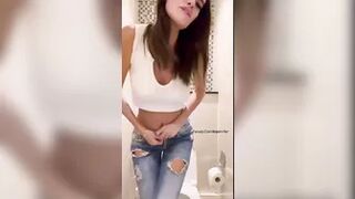 Jennifer - Pee desperation with a stuck zipper