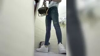 toilet_indoor_0436