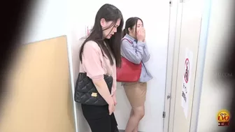 DLEE-589 01 Girls barely holding their pee while waiting by the toilet door. VOL. 4