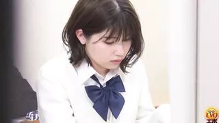 DLEE-585 01 School teen wets her panties a bit during class and then rushes to the toilet. VOL. 2