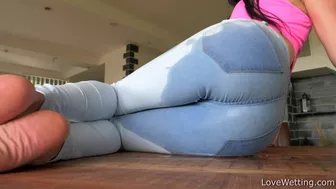 Silvia Black - Pissing scene