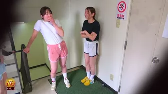 DLEE-582 06 On the verge of wetting: school girls in gym clothes peeing after reaching their holding limit