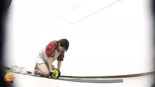 DLEE-582 04 On the verge of wetting: school girls in gym clothes peeing after reaching their holding limit