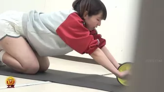 DLEE-582 04 On the verge of wetting: school girls in gym clothes peeing after reaching their holding limit