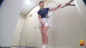 DLEE-582 02 On the verge of wetting: school girls in gym clothes peeing after reaching their holding limit