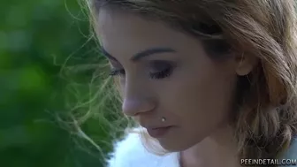 Simona Lhotsk - Texting maniac