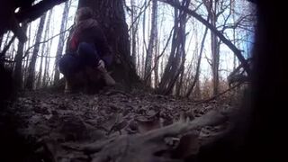 Girls peeing in nature-5 02
