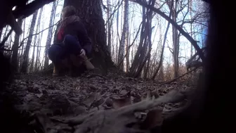 Girls peeing in nature-5 02