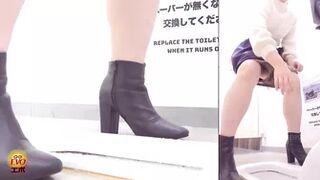 DLEE-561 02 Japanese style toilet voyeur: female urine laser beams striking inside the toilet tank after a little leak in the panties! VOL. 5