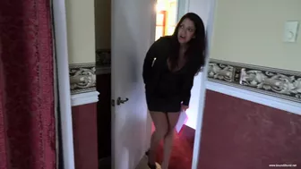 Jasmine - Desperate to Make a Sale