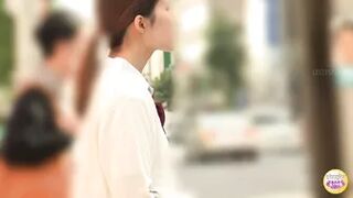 DLSL-494 03 School girls panicky run to restroom for emergency pee!