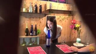 DLEE-553 01 Spycam in the toilet with girls-baristas urinating after reaching their holding limit