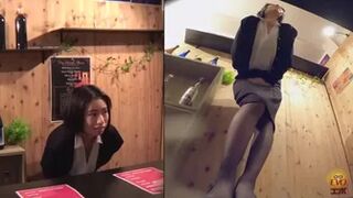 DLEE-553 05 Spycam in the toilet with girls-baristas urinating after reaching their holding limit