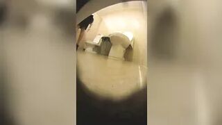 Twitter_Toilet_Shoot