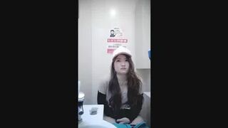 15338646 Too beautiful woman Warota 3! !! A beautiful woman who unprotectedly puts down her pants in the bathroom! !!