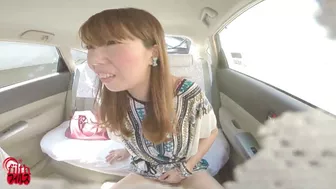 DLFF-081 05 Villain taxi driver offering mixed diuretic drink to women Moving car peeing and wetting voyeur