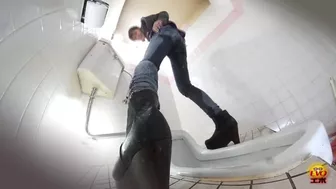 DLEE-151 02 Women caught leaking in pants in public toilet. VOL.2