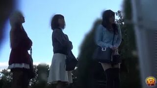 DLEE-145 03 Women lining up to pee in popular public toilet