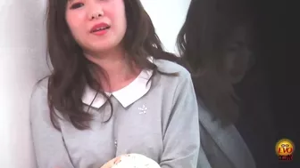 DLEE-307 01 Women lining up to pee in popular public toilet VOL 3