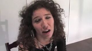 Sativa Verte Waits & Pees For 5 Minutes