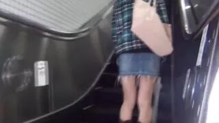 15349983  None  HD Subway Tracking Beauty Toilet Pissing