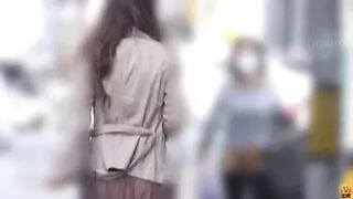 DLEE-494 05 Japanese style public toilet voyeur: bladder compression patience limit and powerful female pee streams. VOL. 2