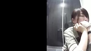 28103301 Leaked! I strongly suppressed my crotch, but I couldn't make it in time