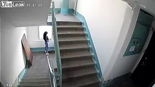 В подьезде