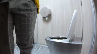 newstreettoilet-205