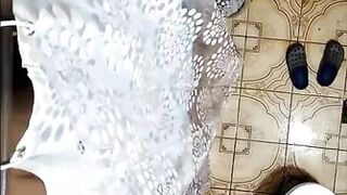 REAL BRAZIL TOILET PEEING